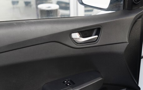 Hyundai Solaris II рестайлинг, 2019 год, 1 000 000 рублей, 12 фотография