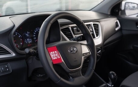Hyundai Solaris II рестайлинг, 2019 год, 1 000 000 рублей, 13 фотография