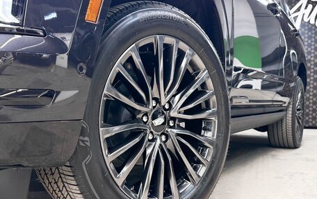 Cadillac Escalade V, 2024 год, 18 490 000 рублей, 9 фотография