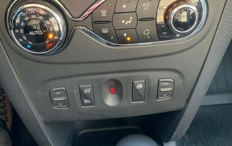 Renault Sandero II рестайлинг, 2017 год, 720 000 рублей, 24 фотография