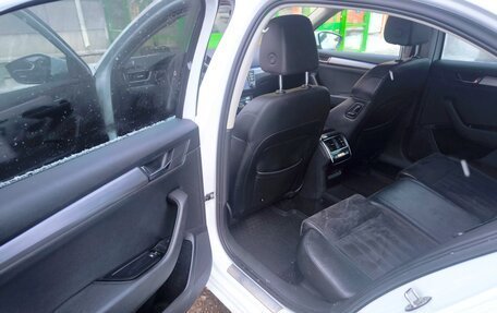 Skoda Superb III рестайлинг, 2017 год, 1 650 000 рублей, 13 фотография