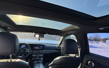 Mercedes-Benz E-Класс, 2016 год, 3 100 000 рублей, 15 фотография