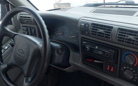 Chevrolet Blazer II рестайлинг, 1998 год, 700 000 рублей, 7 фотография