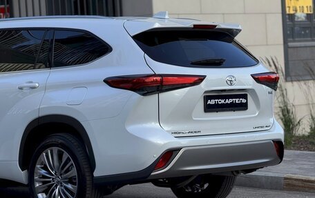 Toyota Highlander, 2025 год, 5 500 000 рублей, 24 фотография