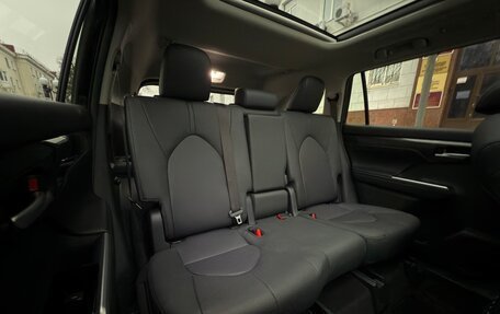 Toyota Highlander, 2025 год, 5 500 000 рублей, 34 фотография