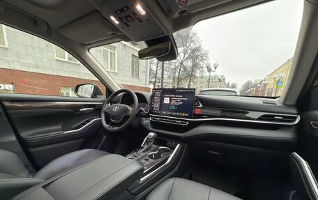 Toyota Highlander, 2025 год, 5 500 000 рублей, 31 фотография