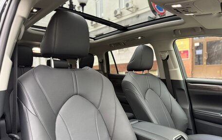 Toyota Highlander, 2025 год, 5 500 000 рублей, 33 фотография