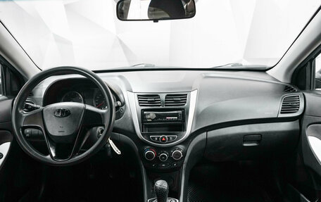 Hyundai Solaris II рестайлинг, 2012 год, 656 000 рублей, 9 фотография