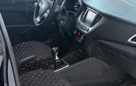 Hyundai Solaris II рестайлинг, 2018 год, 1 130 000 рублей, 17 фотография