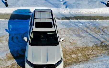 Toyota Land Cruiser Prado 150 рестайлинг 2, 2022 год, 7 000 000 рублей, 7 фотография