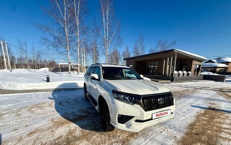 Toyota Land Cruiser Prado 150 рестайлинг 2, 2022 год, 7 000 000 рублей, 2 фотография