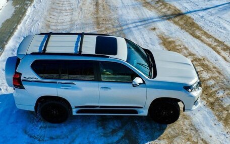 Toyota Land Cruiser Prado 150 рестайлинг 2, 2022 год, 7 000 000 рублей, 10 фотография