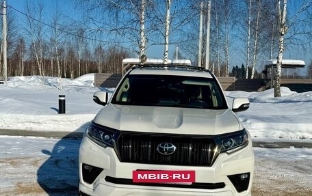 Toyota Land Cruiser Prado 150 рестайлинг 2, 2022 год, 7 000 000 рублей, 3 фотография