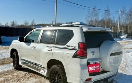 Toyota Land Cruiser Prado 150 рестайлинг 2, 2022 год, 7 000 000 рублей, 4 фотография
