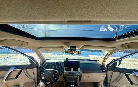 Toyota Land Cruiser Prado 150 рестайлинг 2, 2022 год, 7 000 000 рублей, 18 фотография