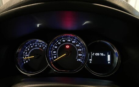 Renault Logan II, 2019 год, 900 000 рублей, 11 фотография