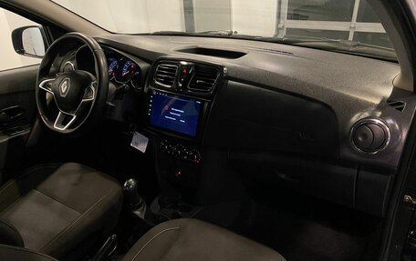 Renault Logan II, 2019 год, 900 000 рублей, 12 фотография