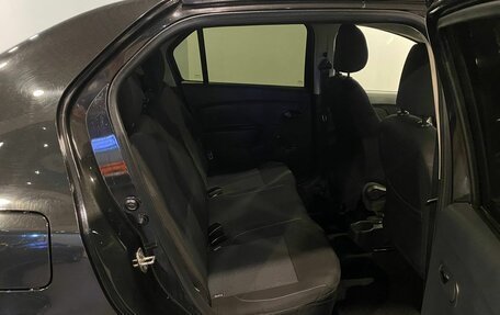 Renault Logan II, 2019 год, 900 000 рублей, 17 фотография