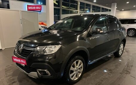 Renault Logan II, 2019 год, 900 000 рублей, 7 фотография