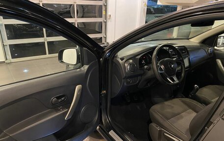 Renault Logan II, 2019 год, 900 000 рублей, 21 фотография