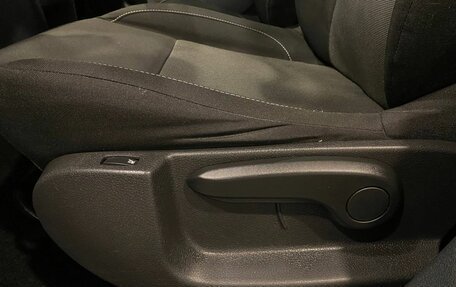 Renault Logan II, 2019 год, 900 000 рублей, 33 фотография