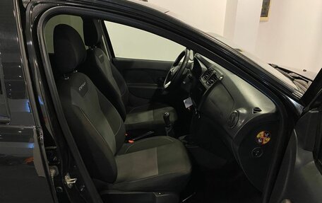 Renault Logan II, 2019 год, 900 000 рублей, 29 фотография