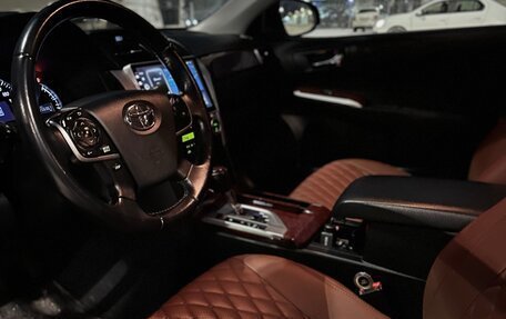 Toyota Camry, 2014 год, 1 850 000 рублей, 6 фотография