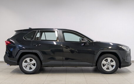 Toyota RAV4, 2022 год, 3 250 000 рублей, 4 фотография