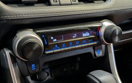 Toyota RAV4, 2022 год, 3 250 000 рублей, 27 фотография