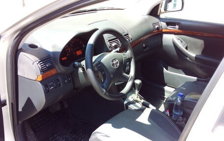 Toyota Avensis III рестайлинг, 2007 год, 720 000 рублей, 2 фотография