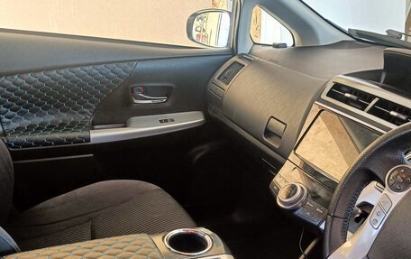 Toyota Prius Alpha I (ZVW40/41), 2015 год, 1 530 000 рублей, 9 фотография