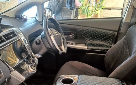 Toyota Prius Alpha I (ZVW40/41), 2015 год, 1 530 000 рублей, 11 фотография