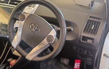 Toyota Prius Alpha I (ZVW40/41), 2015 год, 1 530 000 рублей, 10 фотография