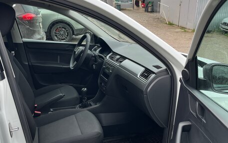 Skoda Rapid I, 2015 год, 1 100 000 рублей, 10 фотография