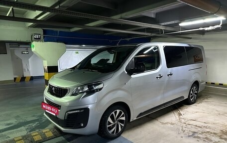 Peugeot Traveller I, 2018 год, 2 500 000 рублей, 3 фотография