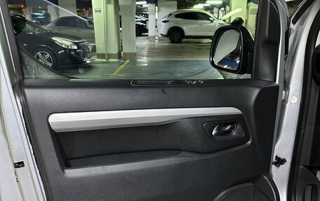 Peugeot Traveller I, 2018 год, 2 500 000 рублей, 20 фотография