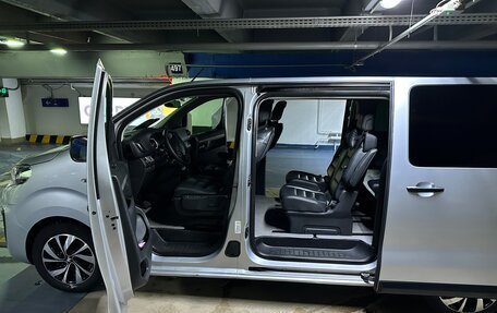 Peugeot Traveller I, 2018 год, 2 500 000 рублей, 22 фотография