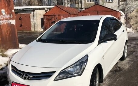 Hyundai Solaris II рестайлинг, 2014 год, 900 000 рублей, 1 фотография
