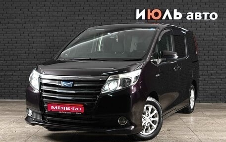 Toyota Noah III, 2017 год, 2 220 000 рублей, 1 фотография