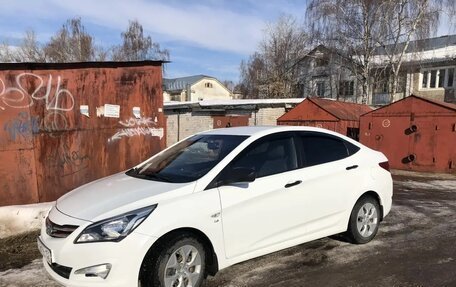Hyundai Solaris II рестайлинг, 2014 год, 900 000 рублей, 2 фотография