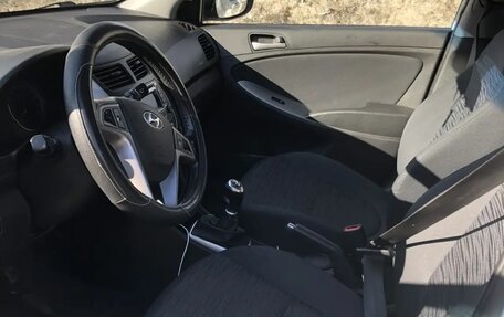 Hyundai Solaris II рестайлинг, 2014 год, 900 000 рублей, 4 фотография