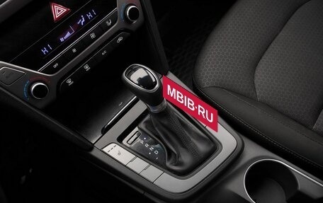 Hyundai Elantra VI рестайлинг, 2016 год, 1 118 000 рублей, 10 фотография