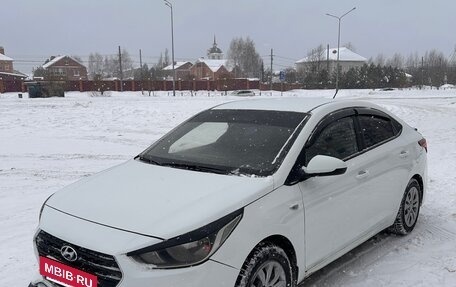 Hyundai Solaris II рестайлинг, 2018 год, 700 000 рублей, 2 фотография