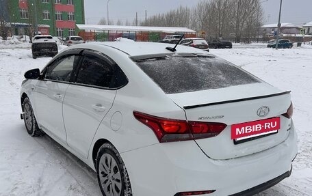 Hyundai Solaris II рестайлинг, 2018 год, 700 000 рублей, 4 фотография