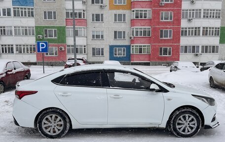 Hyundai Solaris II рестайлинг, 2018 год, 700 000 рублей, 7 фотография
