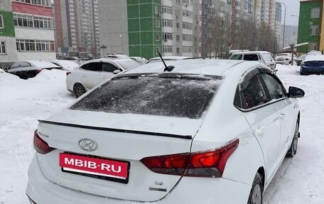 Hyundai Solaris II рестайлинг, 2018 год, 700 000 рублей, 5 фотография