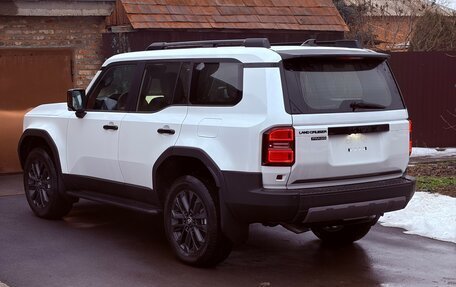 Toyota Land Cruiser Prado, 2024 год, 10 450 000 рублей, 3 фотография