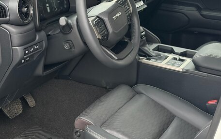 Toyota Land Cruiser Prado, 2024 год, 10 450 000 рублей, 6 фотография