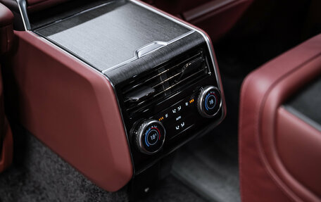 Land Rover Range Rover IV рестайлинг, 2025 год, 23 400 000 рублей, 27 фотография