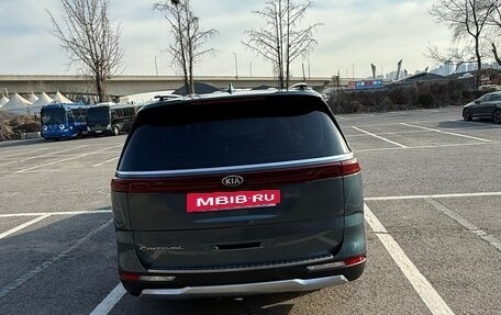 KIA Carnival, 2021 год, 3 000 000 рублей, 13 фотография